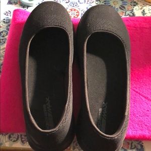 Skechers flats wide
